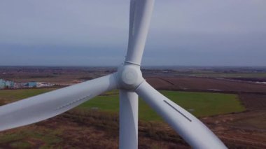 Rüzgar türbinleri, yenilenebilir enerji üretimi ve sürdürülebilir enerji kaynakları, İngiltere 'de kırsal alanlar