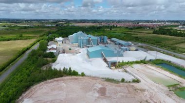 Ağır endüstriyel fabrikalar, kimyasal üretim, lojistik ve imalat için büyük altyapı, silo ve depolama, ağır mallar taşımacılığı Birleşik Krallık