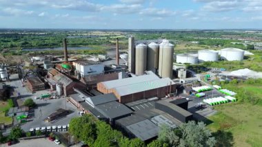 Ağır endüstriyel fabrikalar, kimyasal üretim, lojistik ve imalat için büyük altyapı, silo ve depolama, ağır mallar taşımacılığı Birleşik Krallık