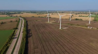 Rüzgar türbinleri, yenilenebilir enerji üretimi ve sürdürülebilir enerji kaynakları, İngiltere 'de kırsal alanlar