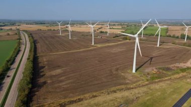 Rüzgar türbinleri, yenilenebilir enerji üretimi ve sürdürülebilir enerji kaynakları, İngiltere 'de kırsal alanlar