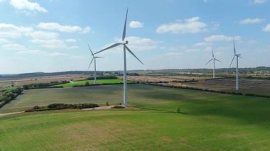 Rüzgar türbinleri, yenilenebilir enerji üretimi ve sürdürülebilir enerji kaynakları, İngiltere 'de kırsal alanlar