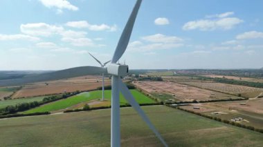 Rüzgar türbinleri, yenilenebilir enerji üretimi ve sürdürülebilir enerji kaynakları, İngiltere 'de kırsal alanlar