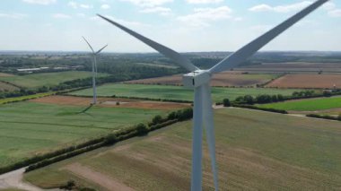 Rüzgar türbinleri, yenilenebilir enerji üretimi ve sürdürülebilir enerji kaynakları, İngiltere 'de kırsal alanlar