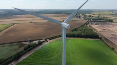 Rüzgar türbinleri, yenilenebilir enerji üretimi ve sürdürülebilir enerji kaynakları, İngiltere 'de kırsal alanlar