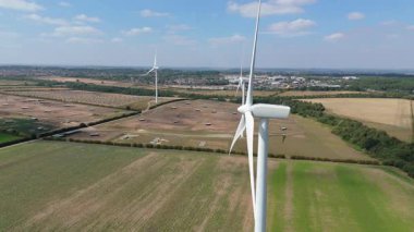 Rüzgar türbinleri, yenilenebilir enerji üretimi ve sürdürülebilir enerji kaynakları, İngiltere 'de kırsal alanlar