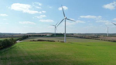 Rüzgar türbinleri, yenilenebilir enerji üretimi ve sürdürülebilir enerji kaynakları, İngiltere 'de kırsal alanlar