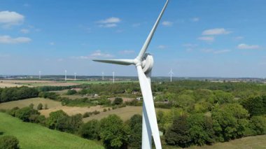 Rüzgar türbinleri, yenilenebilir enerji üretimi ve sürdürülebilir enerji kaynakları, İngiltere 'de kırsal alanlar