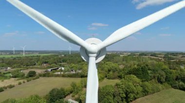 Rüzgar türbinleri, yenilenebilir enerji üretimi ve sürdürülebilir enerji kaynakları, İngiltere 'de kırsal alanlar