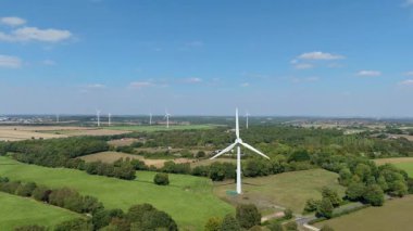 Rüzgar türbinleri, yenilenebilir enerji üretimi ve sürdürülebilir enerji kaynakları, İngiltere 'de kırsal alanlar