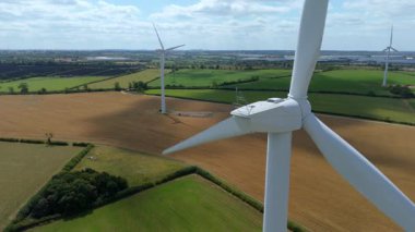 Rüzgar türbinleri, yenilenebilir enerji üretimi ve sürdürülebilir enerji kaynakları, İngiltere 'de kırsal alanlar