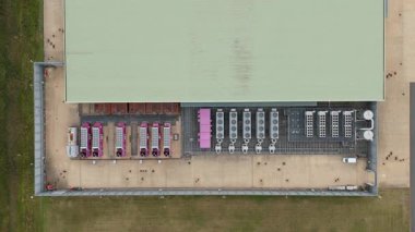 Birleşik Krallık 'taki bulut hesaplama ve kuantum araştırmaları için son teknoloji veri merkezi kampüsünün hava görüntüsü