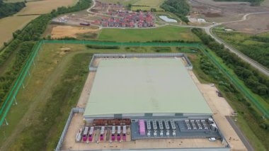 Birleşik Krallık 'taki bulut hesaplama ve kuantum araştırmaları için son teknoloji veri merkezi kampüsünün hava görüntüsü