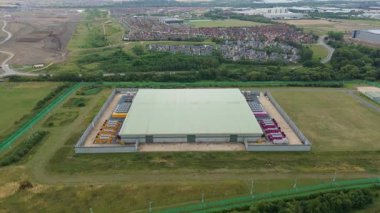 Birleşik Krallık 'taki bulut hesaplama ve kuantum araştırmaları için son teknoloji veri merkezi kampüsünün hava görüntüsü