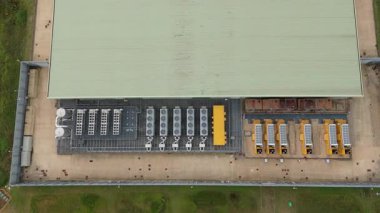 Birleşik Krallık 'taki bulut hesaplama ve kuantum araştırmaları için son teknoloji veri merkezi kampüsünün hava görüntüsü