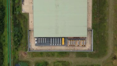 Birleşik Krallık 'taki bulut hesaplama ve kuantum araştırmaları için son teknoloji veri merkezi kampüsünün hava görüntüsü