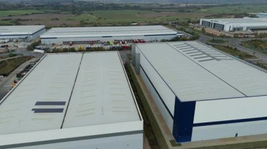 Londra Gateway Port, İngiltere 'deki endüstriyel depoların ve iş lojistik bölgesinin hava görüntüsü