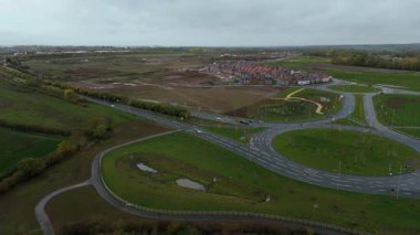 İngiltere 'de Wanlip Leicestershire yakınlarında yeni inşa edilmiş otoyol kavşağının yüksek irtifa görüntüsü