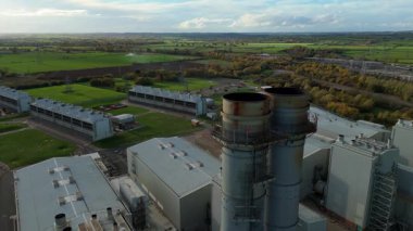 İngiltere 'nin Newark-on-Trent yakınlarındaki büyük bir CCGT doğalgaz enerji santrali olan Staythorpe Elektrik Santrali' nin hava aracı görüntüsü taranıyor.