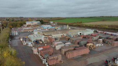 Stratejik lojistik merkezi Sileby UK 'deki Hayhill Endüstriyel Malikanesi' nin ambarları ve üretim birimlerini kapsayan hava görüntüsü.