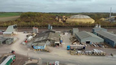 Stratejik lojistik merkezi Sileby UK 'deki Hayhill Endüstriyel Malikanesi' nin ambarları ve üretim birimlerini kapsayan hava görüntüsü.
