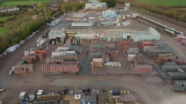 Stratejik lojistik merkezi Sileby UK 'deki Hayhill Endüstriyel Malikanesi' nin ambarları ve üretim birimlerini kapsayan hava görüntüsü.