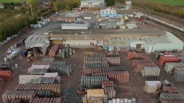 Stratejik lojistik merkezi Sileby UK 'deki Hayhill Endüstriyel Malikanesi' nin ambarları ve üretim birimlerini kapsayan hava görüntüsü.
