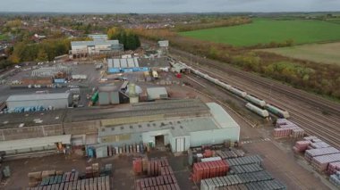 Stratejik lojistik merkezi Sileby UK 'deki Hayhill Endüstriyel Malikanesi' nin ambarları ve üretim birimlerini kapsayan hava görüntüsü.