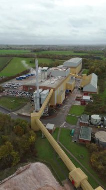 Stratejik lojistik merkezi Sileby UK 'deki Hayhill Endüstriyel Malikanesi' nin ambarları ve üretim birimlerini kapsayan hava görüntüsü.