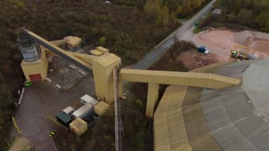 Stratejik lojistik merkezi Sileby UK 'deki Hayhill Endüstriyel Malikanesi' nin ambarları ve üretim birimlerini kapsayan hava görüntüsü.