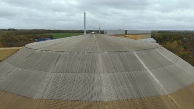 Stratejik lojistik merkezi Sileby UK 'deki Hayhill Endüstriyel Malikanesi' nin ambarları ve üretim birimlerini kapsayan hava görüntüsü.