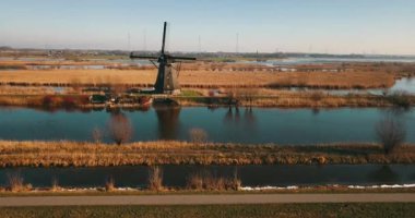 4K Görüntüler Hollanda Kinderdijk 'teki Yel Değirmenlerine