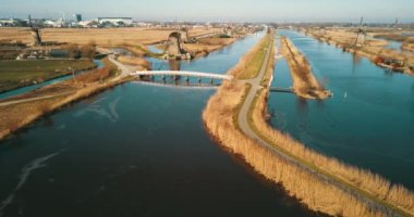 4K Görüntüler Hollanda Kinderdijk 'teki Yel Değirmenlerine