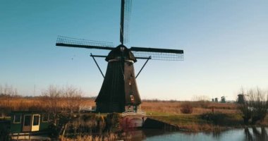 4K Görüntüler Hollanda Kinderdijk 'teki Yel Değirmenlerine