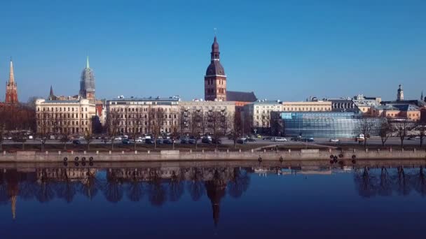 Riga Eski Şehir Çatıları Letonya Hava Görüntüsü — Stok video