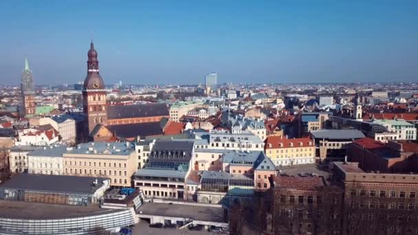 Filmaufnahme Luftaufnahme Der Dächer Der Rigaer Altstadt Lettland — Stockvideo