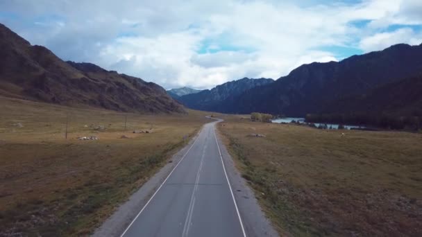 Vidéo Aérienne Des Paysages Automne Rivière Montagne Sur Chemal Dans — Video