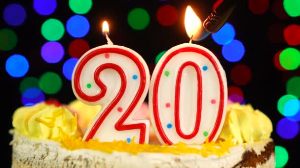 Číslo 20 Happy Birthday Cake Witg Burning Candles Topper. — Stock video