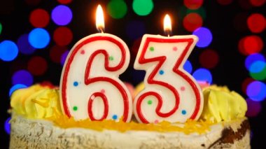 63 Numara: Doğum günün kutlu olsun. Witg Yanan Mumlar Topper..