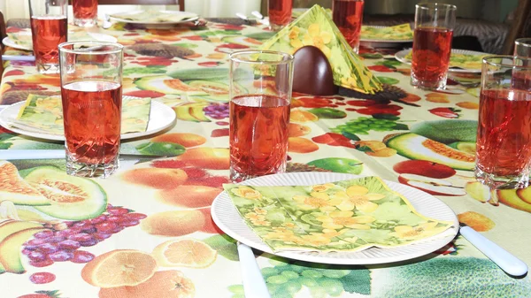 Family summer table — Stock Photo, Image