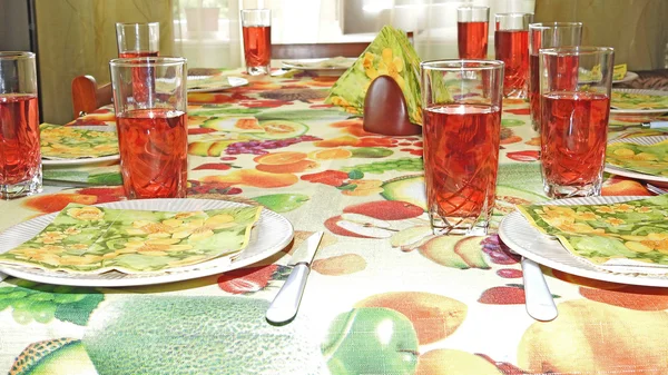Family summer table — Stock Photo, Image