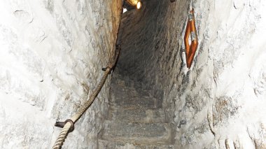 Deniz feneri eski dar merdivenler.