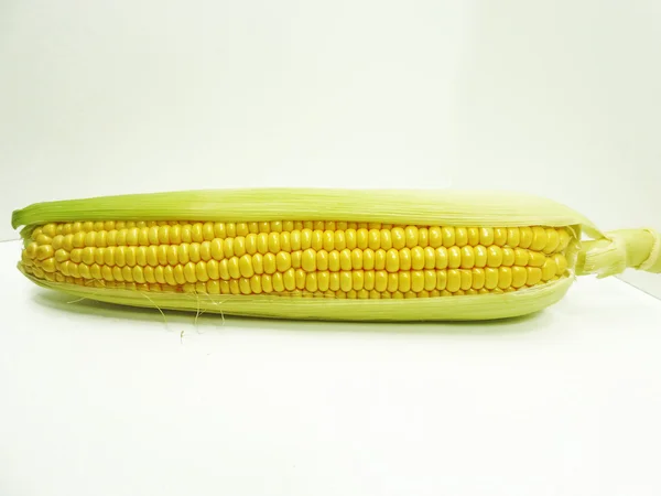 Čerstvá žlutá kukuřice. — Stock fotografie