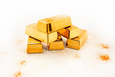 Doğal Kuvars Altın Titanyum Agate Kristal Küme Çırılçıplak. Çiğ Taş Mineral Numuneleri