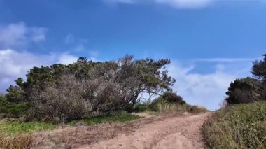 Manzaralı seyahat POV Portekiz Cabo da Roca doğa yürüyüşü macera macera okyanus manzarası keşfi