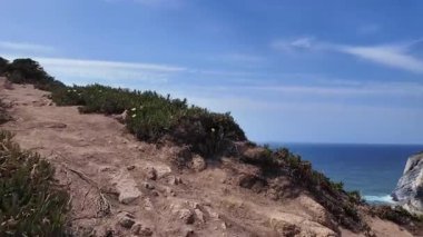 Cabo da Roca Portekiz seyahat macerası okyanus kıyısında doğa manzarası turizmi açık hava keşfi