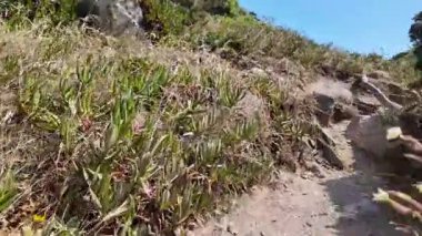 Macera POV Portekiz seyahati Cabo da Roca kıyı şeridi doğa, okyanus turizm beldesi