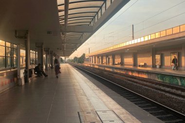 Lizbon Tren İstasyonu Platformu 'nda Altın Saat