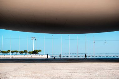 Lizbon, Portekiz 'deki modern mimari manzarası. Lizbon, Portekiz 'in başkenti ve en kalabalık şehridir..