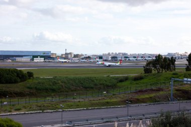 Uluslararası Merkez 'de önlüğe park edilen uçak.